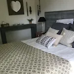 Oda ve Kahvaltı La Maison Des Eaux Claires Puymoyen