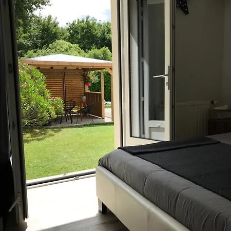 La Maison Des Eaux Claires Bed & Breakfast