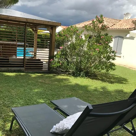 La Maison Des Eaux Claires 4*