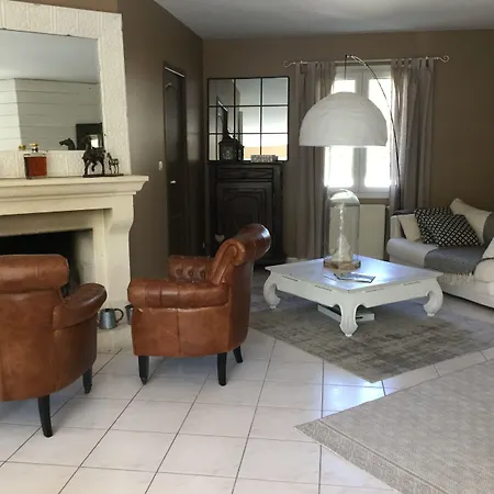 לינה וארוחת בוקר La Maison Des Eaux Claires Puymoyen