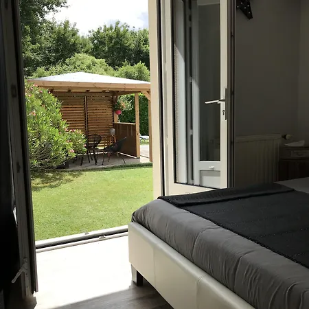 La Maison Des Eaux Claires 3* Puymoyen