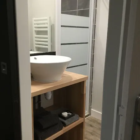 La Maison Des Eaux Claires לינה וארוחת בוקר