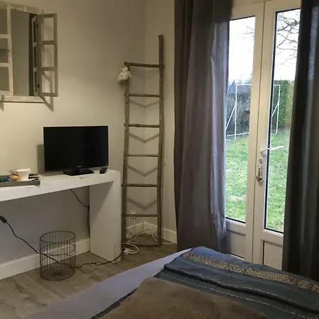 Bed & Breakfast La Maison Des Eaux Claires Puymoyen