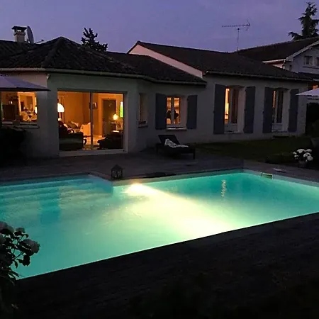 Bed & Breakfast La Maison Des Eaux Claires 3*