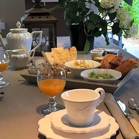 La Maison Des Eaux Claires Bed & Breakfast
