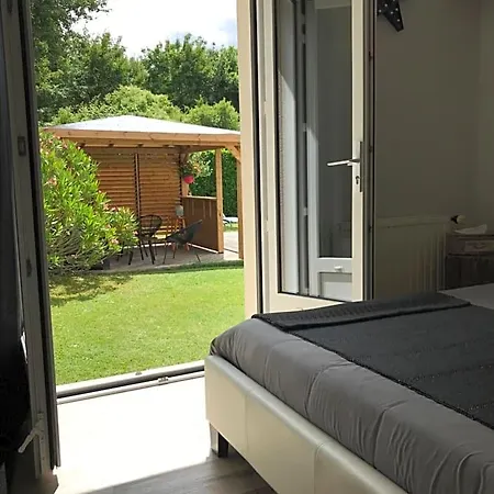 La Maison Des Eaux Claires Bed & Breakfast