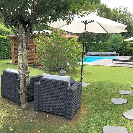 La Maison Des Eaux Claires Bed & Breakfast 3*