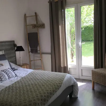 לינה וארוחת בוקר La Maison Des Eaux Claires Puymoyen