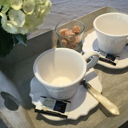 La Maison Des Eaux Claires Bed & Breakfast 4*